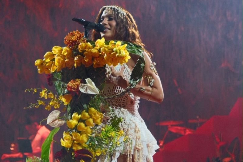 Anitta estreia a turnê EQUILIBRIVM em Porto Alegre com espetáculo imersivo, Vila Equilibrivm e duas horas de conexão
