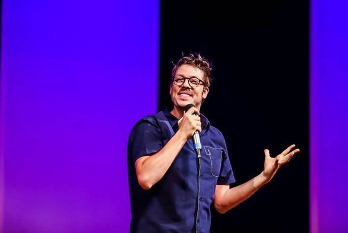 Fábio Porchat se despede do espetáculo "Histórias do Porchat" com apresentação em Porto Alegre neste fim de semana