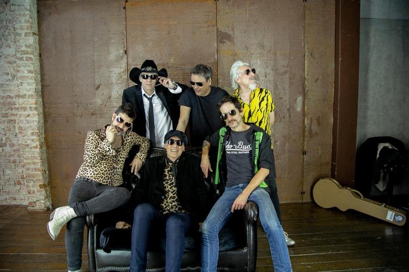 TNT celebra 40 anos de carreira com show especial em Novo Hamburgo no Teatro Feevale neste domingo (16)