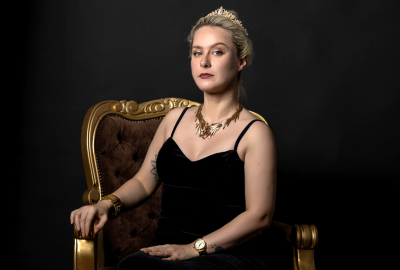 Ana Carla De Carli celebra grandes vozes da música no Especial DIVAS, em Porto Alegre