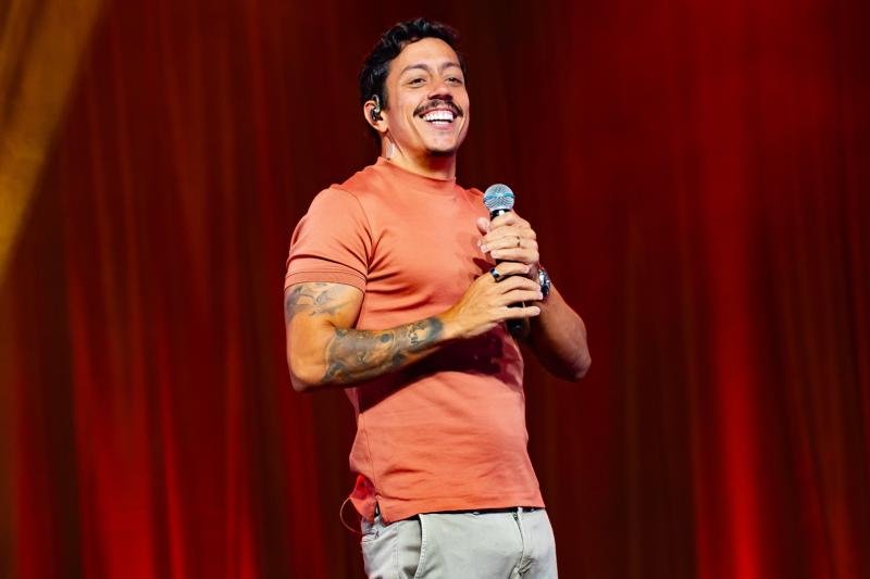 Renato Albani chega ao estado com 'Salve-se Quem Puder' com show em Porto Alegre e Pelotas nesta semana