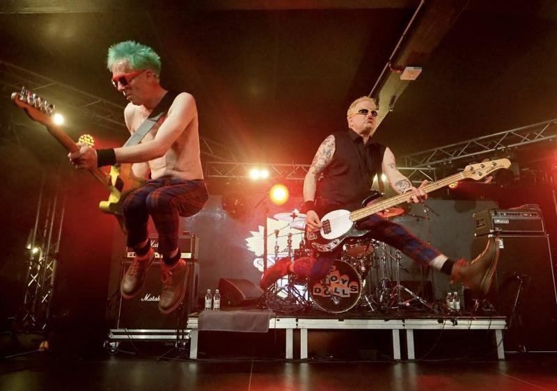 The Toy Dolls está de volta: banda inglesa celebra 48 anos com show em Porto Alegre ao lado do Cólera