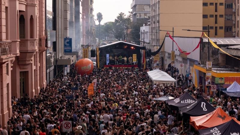 Oktoberfest de Porto Alegre terá 12 horas de evento, mais de 8 horas de bandinhas alemãs e Camarote Open Spaten neste sábado (10)