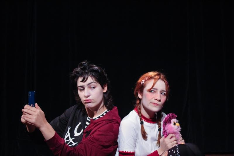 Mary Nosferata: vampira nada convencional mistura magia, humor e afeto em espetáculo infantojuvenil no Teatro de Arena, em Porto Alegre