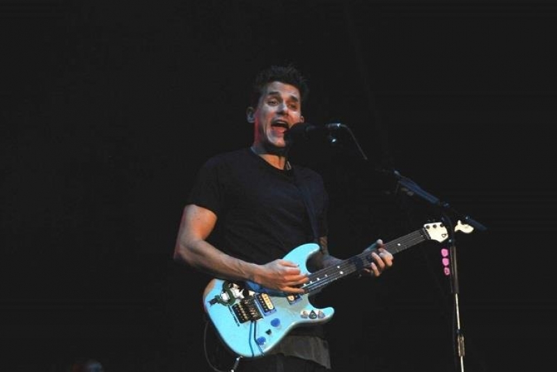John Mayer faz show para mais de 15 mil pessoas em Porto Alegre