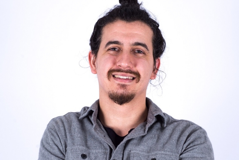 Afonso Padilha se apresenta no Bardo Comedy Club na próxima segunda-feira