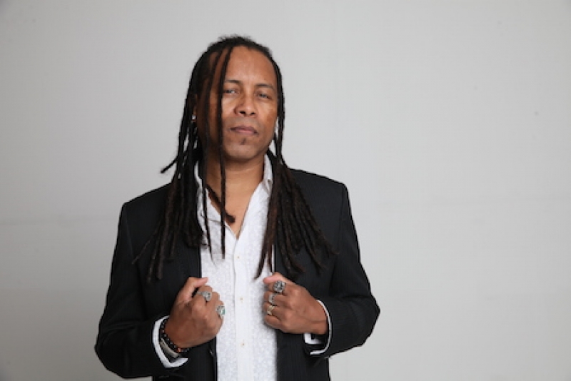 Serginho Moah apresenta turnê solo no mê de junho no Opinião 