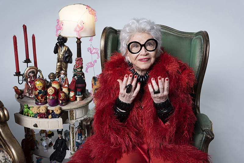 Nathalia Timberg apresenta em Novo Hamburgo o documentário cênico Através da Iris 