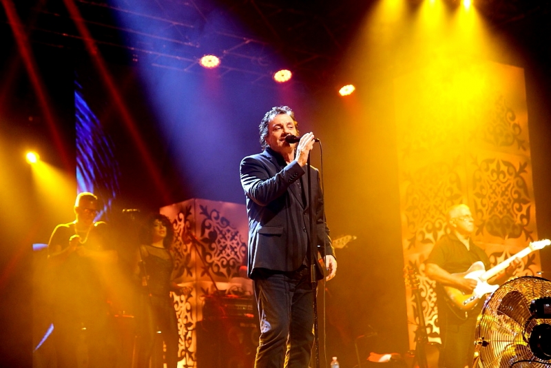 Fábio Jr leva público ao delírio em show comemorativo de Dia dos Namorados