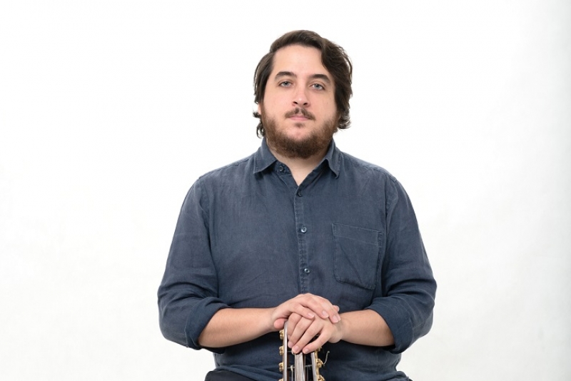 João Camarero  lança novo álbum 'Vento Brando' no Instituto Ling em Porto Alegre 