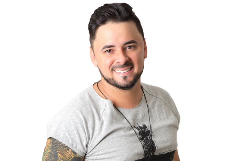 Jackson Machado se apresenta neste sábado na 4U American Pub em Guaíba