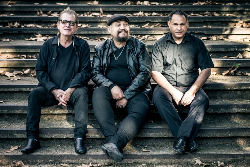 Souvenir Jazz Blues Band lança o álbum 'NINI' no In Sano Pub 