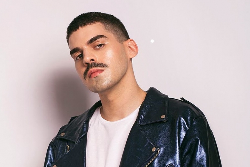 Mateus Carrilho apresenta nesta sexta-feira em Porto Alegre a tour 'Toma & Rasga'