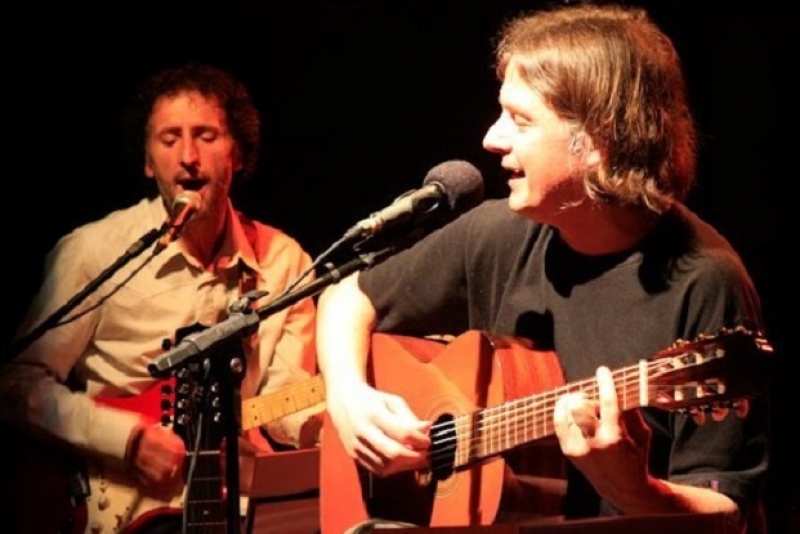 Álvaro Santi & André Mâncio no Café Fon Fon interpretam sucessos do Clube da Esquina