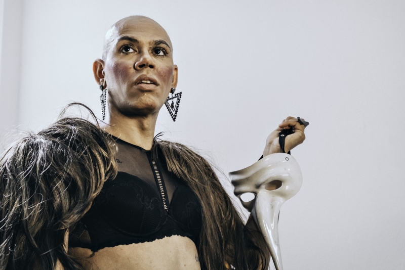 Sarau Voador acontece nesta quarta-feira no Espaço Cultural 512 com o tema 'Arte Trans'