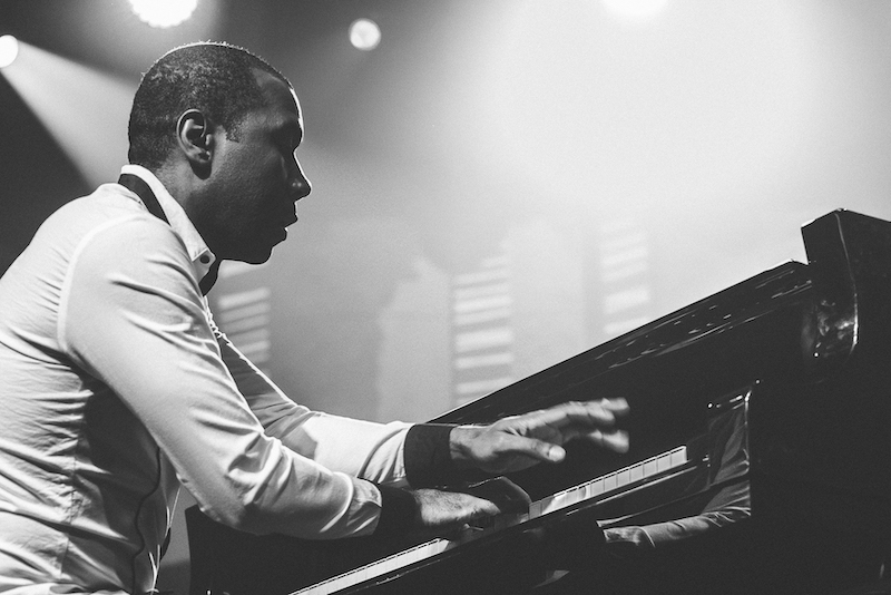 Hercules Gomes apresenta em Porto Alegre show que mistura jazz e ritmos brasileiros