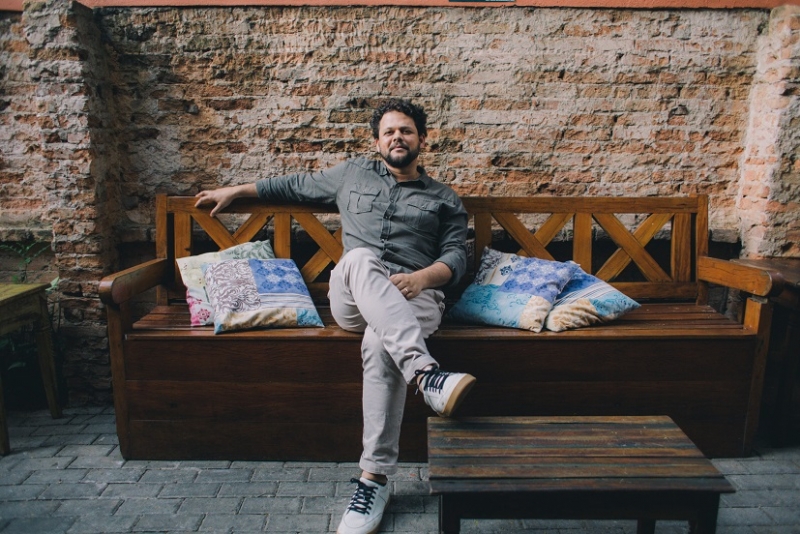 Festival Lá De Casa reúne artistas em lives no Instagram neste final de semana