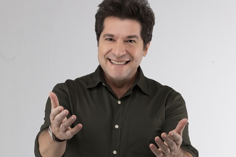 Cantor Daniel fará live especial em homenagem ao 'Dia das Mães' 