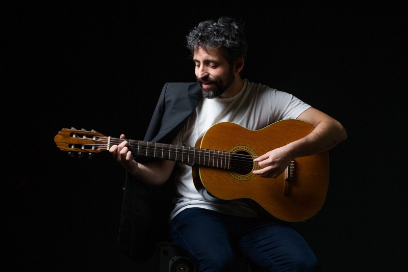 Paulinho Parada e Gabriela Nascimento em live prol da Casa do Artista Riograndense