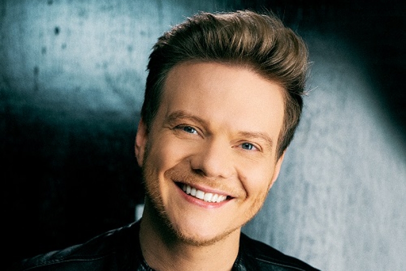 Michel Teló fará live romântica em esquenta para o Dia dos Namorados