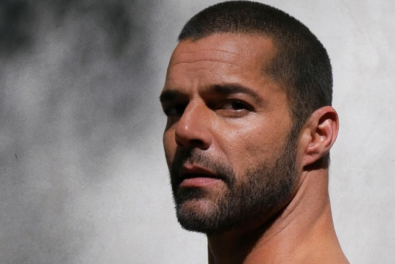 Ricky Martin lança de surpresa, seu novo EP intitulado 'PAUSA'