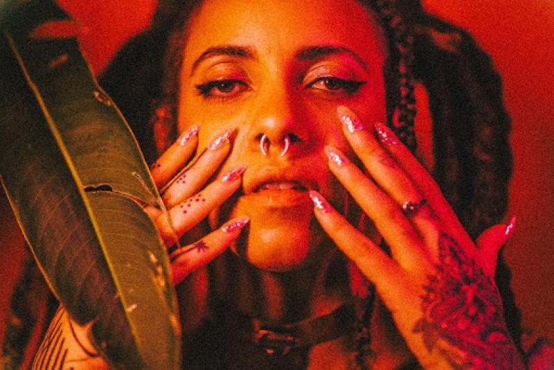 Luísa e os Alquimistas lança 'Aquela Saudade', em parceria com produtor musical Lerry