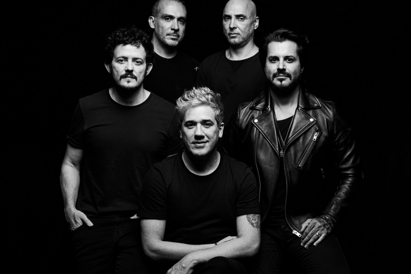 Jota Quest lança primeiro EP com faixas clássicas extraídas de 'LIVEs'