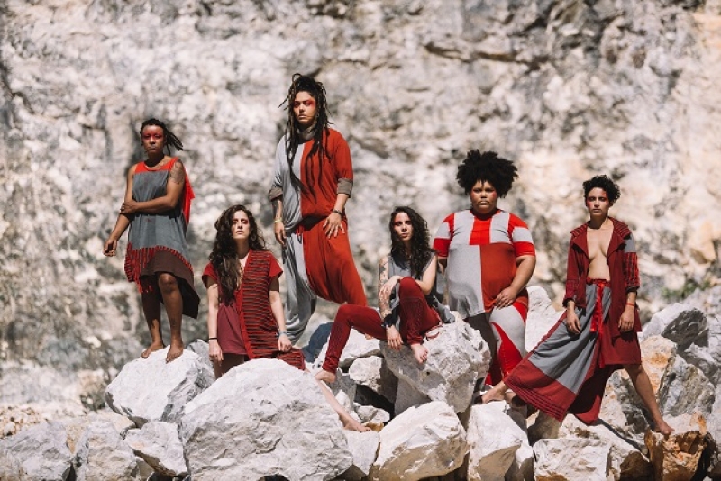 Mulamba faz live em comemoração aos 100 mil inscritos no Youtube