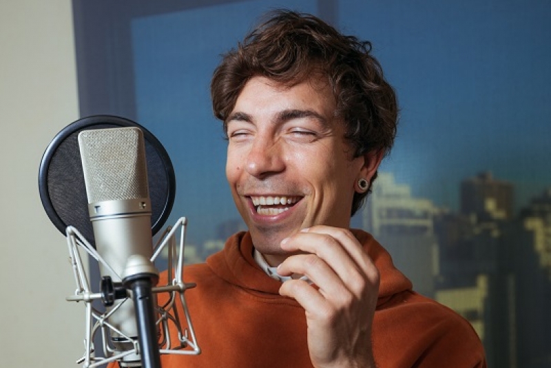 Di Ferrero disponibiliza 'Di Boa Sessions II' com participação de Gee Rocha