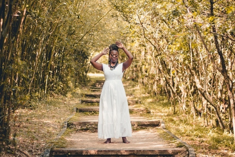 Glau Barros homenageia Clara Nunes em show virtual nesta quarta-feira, (12)