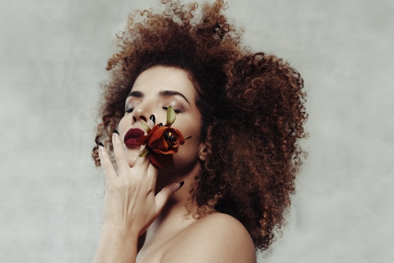 Vanessa da Mata homenageia Clara Nunes em live neste sábado (15)