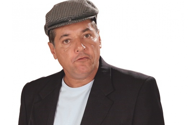 André Damasceno faz apresentação na CLAQ do Poa Comedy Club