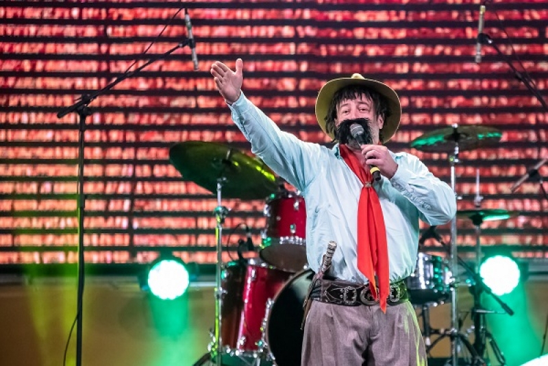 Poa Drive-in Show recebe 'Stand Up Bagual do Gaudêncio' e 'Tributo a Cristiano Araújo'