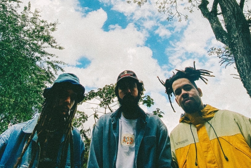 Muito além da música, A Banca 021 lança o álbum 'Lírios São Deusas'