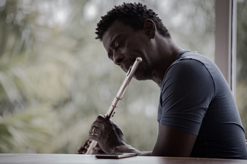 Teatro Bradesco apresenta Seu Jorge convida Céu no YouTube