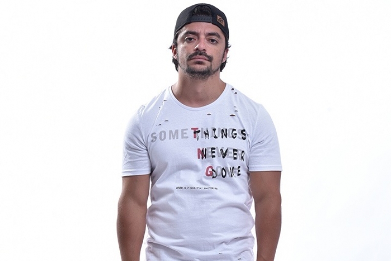 Marcio Donato apresenta novo espetáculo no Porto Alegre Comedy Club