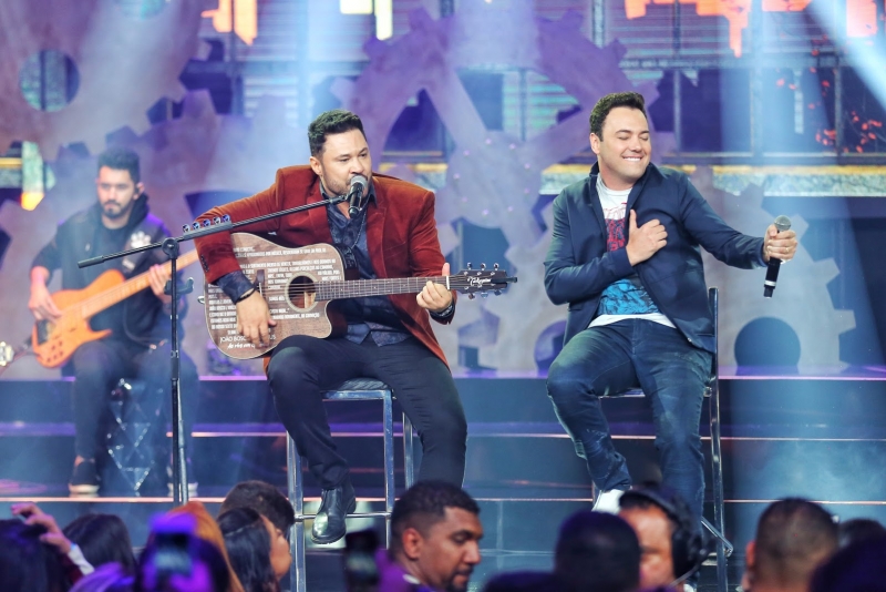  João Bosco & Vinícius apresentam 'Ao Vivo em Goiânia' na íntegra