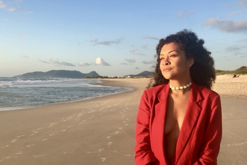 Luana Fernandes lança videoclipe nesta sexta-feira, (6)