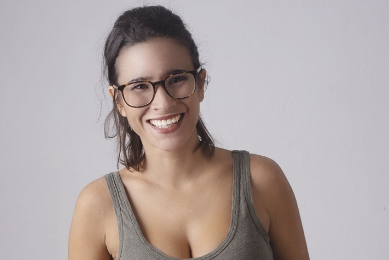 Marcela Brandão lança 'Sobre Maria', canção autoral sobre a força da mulher brasileira