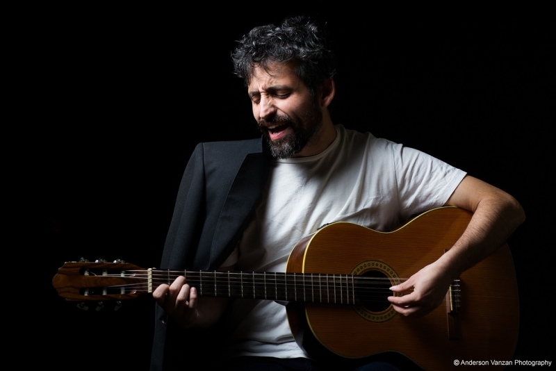 Paulinho Parada apresenta show virtual 'Piano & Canção' em janeiro 