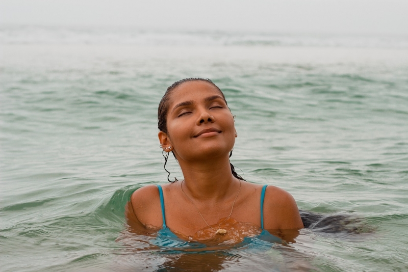 Mari Chamon lança nesta sexta-feira 'O Canto das Águas', primeiro single autoral