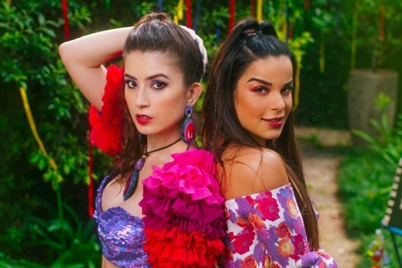 Carol Bambo e Babado Novo lançam o single 'Safada e Fria'
