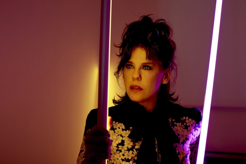 Bárbara Paz comenta o longa 'Asas do Desejo' no projeto Meu Filme Favorito