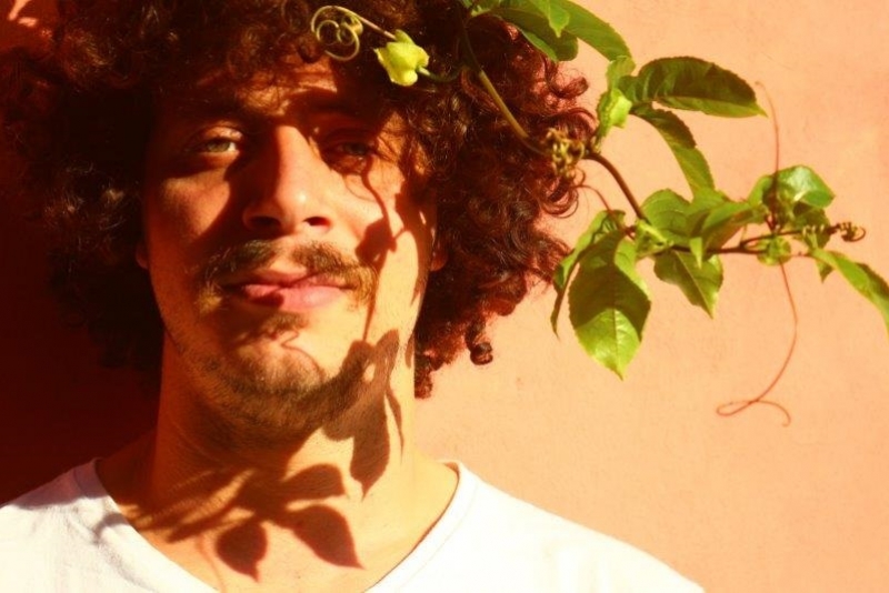 Thiago Ramil lança 'O Sol Marca', primeiro EP de inédito álbum visual 