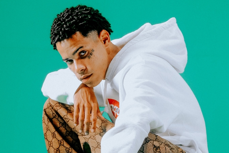 BIN comemora ascensão em novo single 'Castelo de Areia'