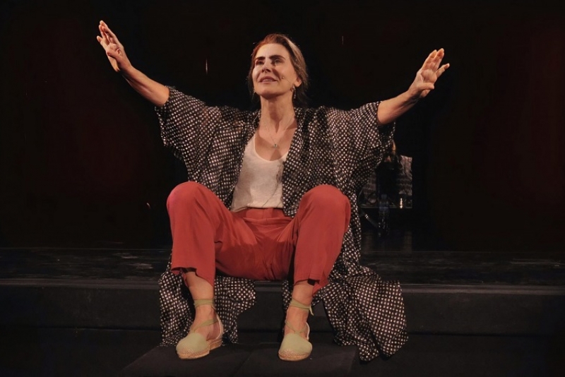 Espetáculo protagonizado pela atriz Maitê Proença 'O Pior de Mim' em temporada on-line 