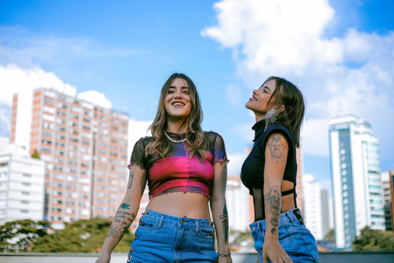 Com participação de Cynthia Luz, Mariah Denaro lança novo single 'Me Leva'