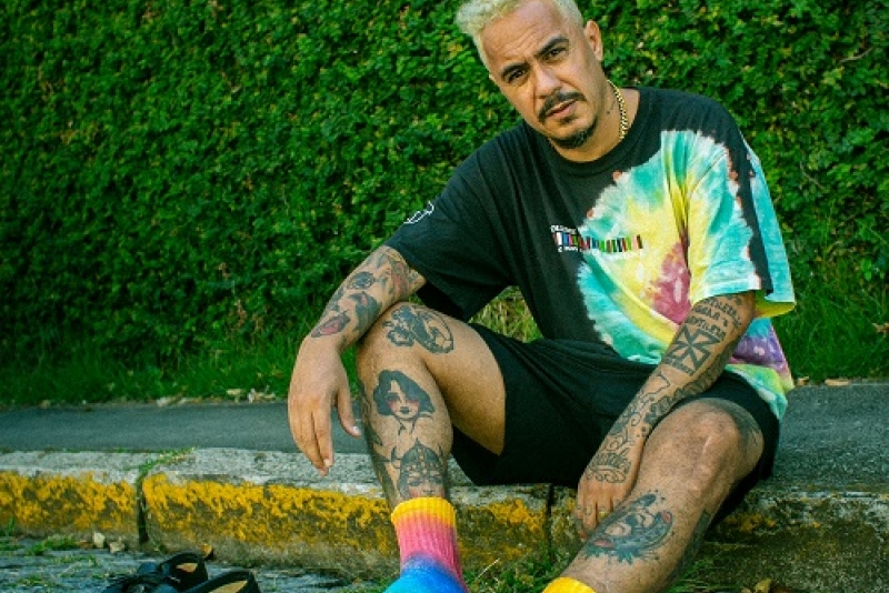 Marcelo D2 transmitirá a produção do álbum 'Assim tocam os Meus Tambores volume 2'