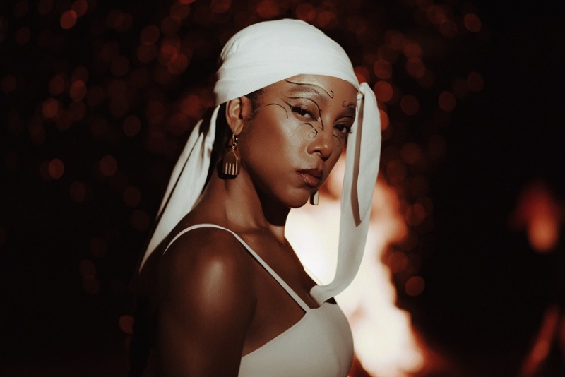 Negra Li lança na próxima semana o novo single intitulado 'Comando'