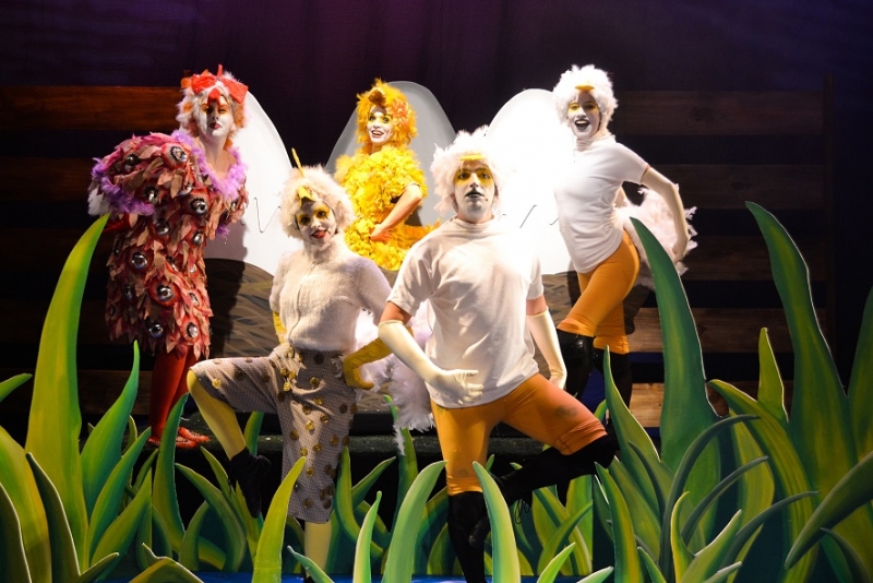 'A Patinha Feia' encerra programação do Diversão em Cena ArcelorMittal em maio